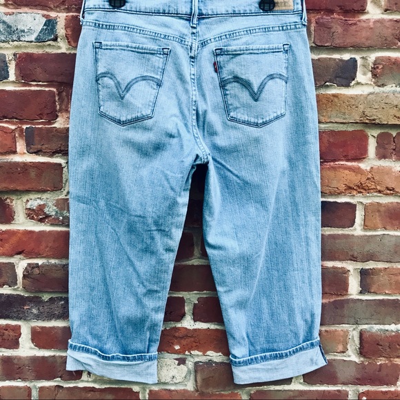 Levi's Pants - LEVI’S Strauss Light Blue Cuffed Stretch Capri